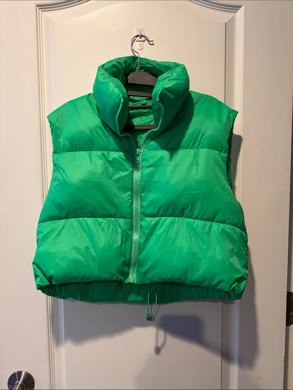 Cropped Puffer Vest in Bright Green